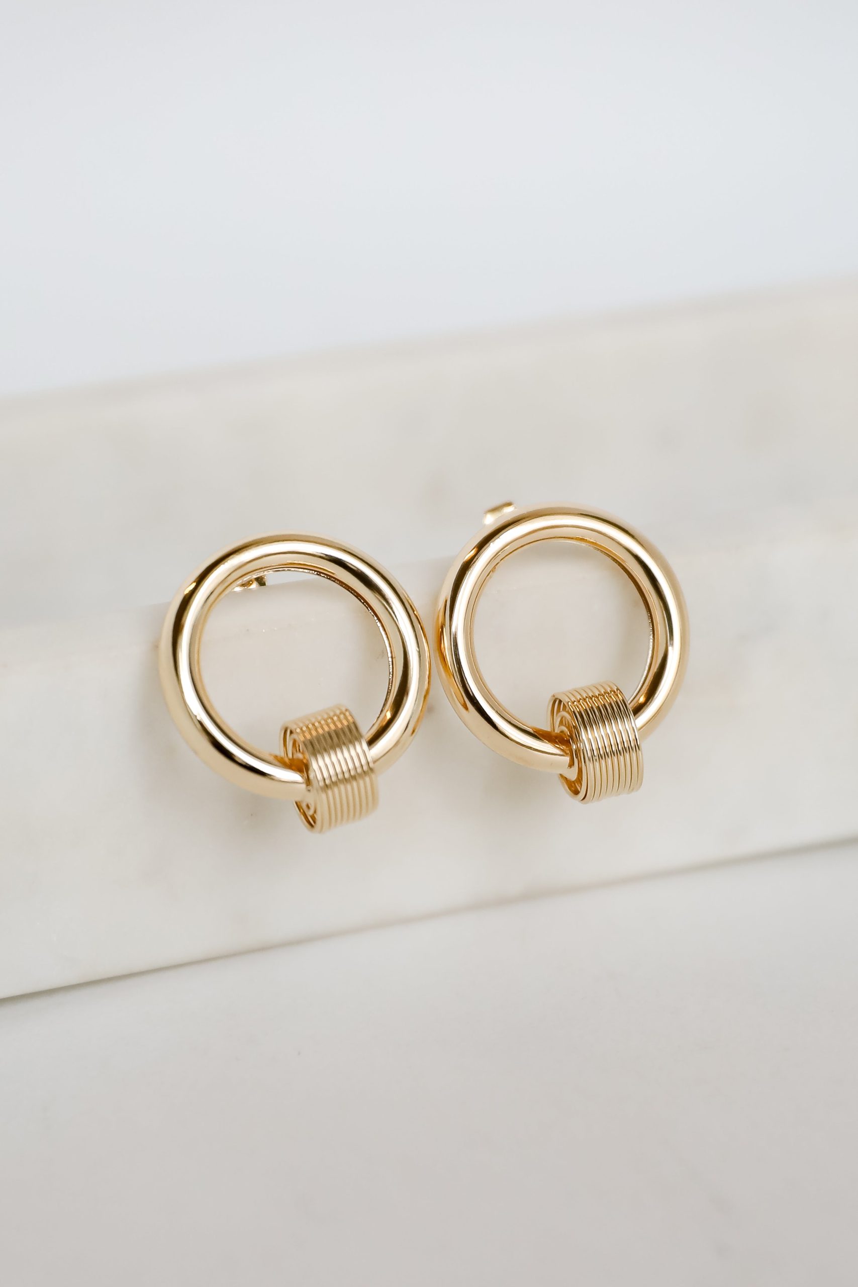 shopdressup_gold_circle_earrings-3_b1ba7c5d-9e80-482f-92fc-8519b62eb39d.jpg