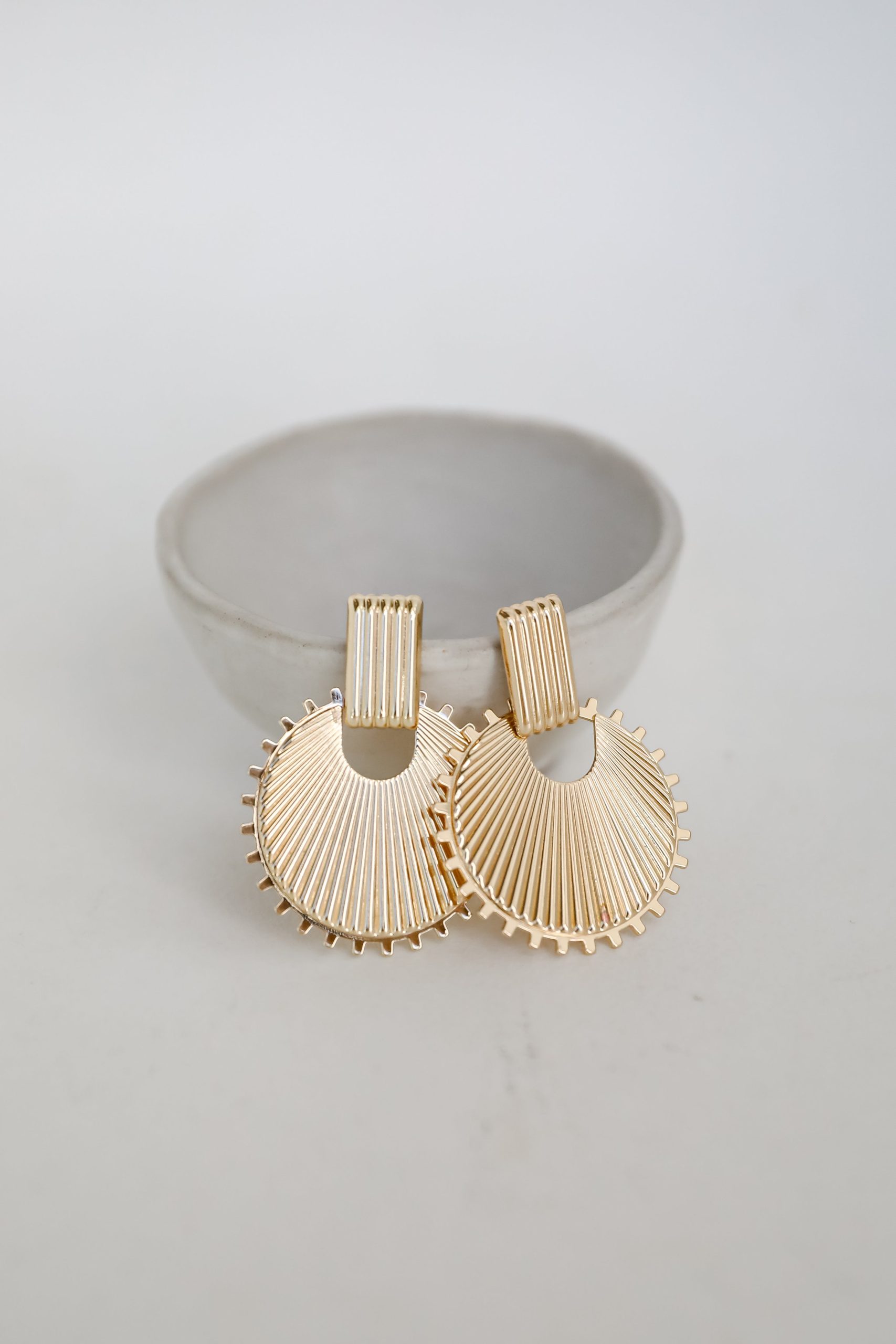 shopdressup_gold_circle_earrings-5.jpg