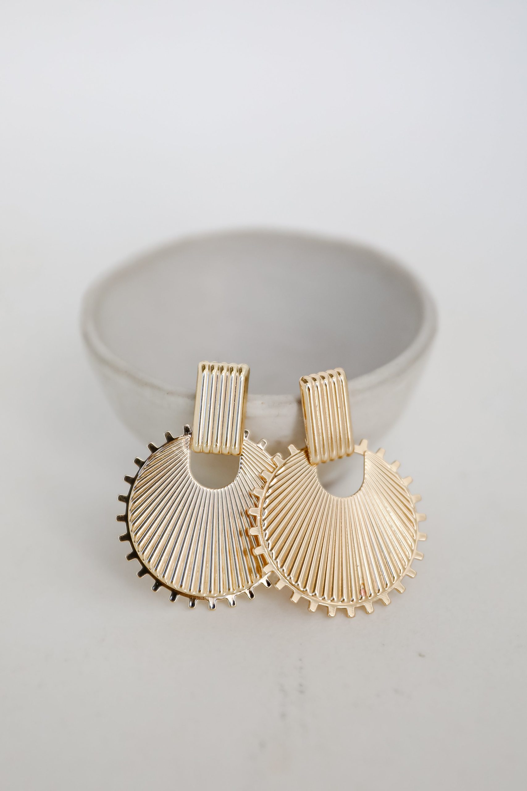 shopdressup_gold_circle_earrings-7.jpg